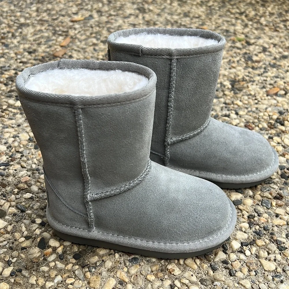New without Box Koolaburra by Ugg Light Gray Suede Warm Toddler Boots